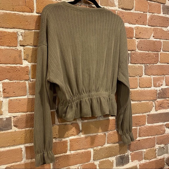 Zara Peplum Light Knit Sweater in Army Green - Picture 4 of 7